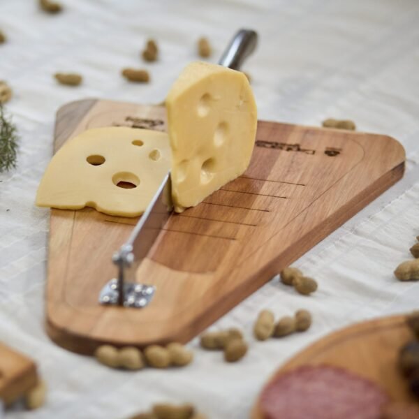 TABLA CON CUCHILLA PIVOTANTE