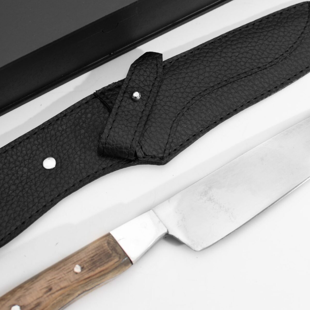 CUCHILLO G 1 BOTON EN VAINA BLACK Y BOX - Imagen 3